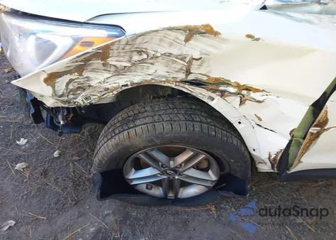 2017 Hyundai Santa Fe Sport 2.4L z USA, uszkodzony, nr VIN 5NMZU3LB1HH039332